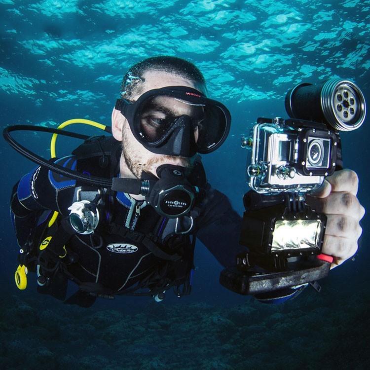 Camera de plongée -  video- action cam